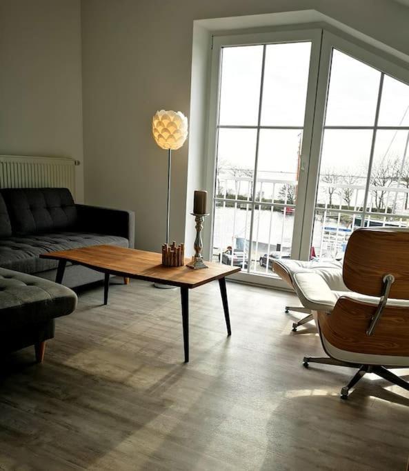 Surforama De Feine Stuuv In Orth Mit Meerblick Fehmarn Exteriör bild